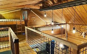 Chalet De La Folie